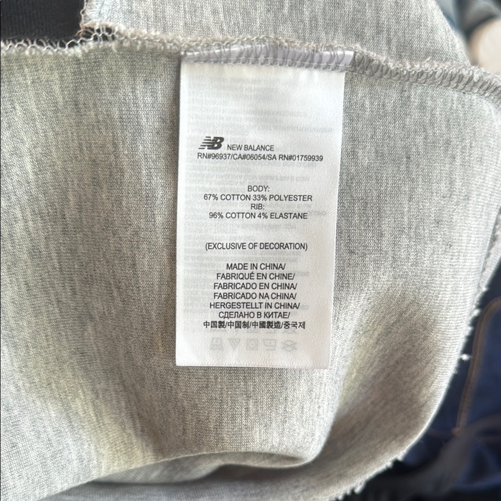 New Balance Gray and Black High Neck‎ Crop-top Sweatshirt Size Medium - Picture 9 of 11